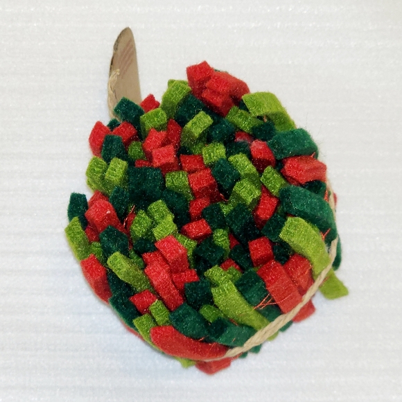 NEW Crate and Barrel Red and Green Felt Scarf Christmas Tree Garland 6 ft - Picture 3 of 6